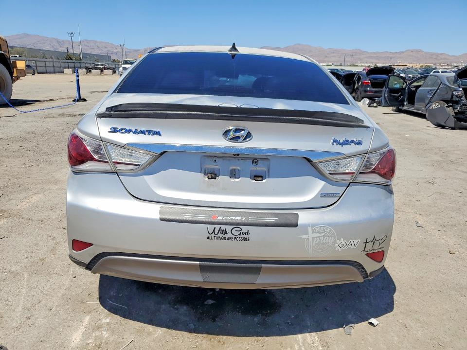Photo 6 from auction – 2013 HYUNDAI SONATA with VIN KMHEC4A42DA079530