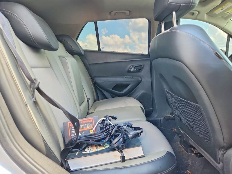 Photo 11 from auction – 2015 CHEVROLET TRAX with VIN 3GNCJLSB3FL212520
