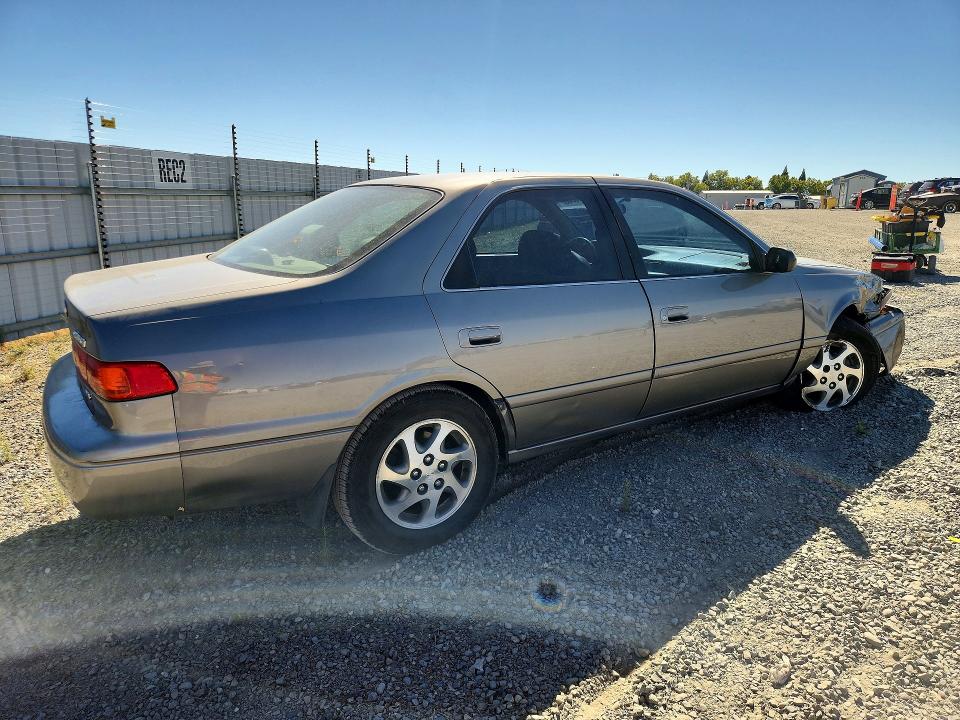Photo 3 from auction – 2000 TOYOTA CAMRY with VIN 4T1BF22K6YU112044