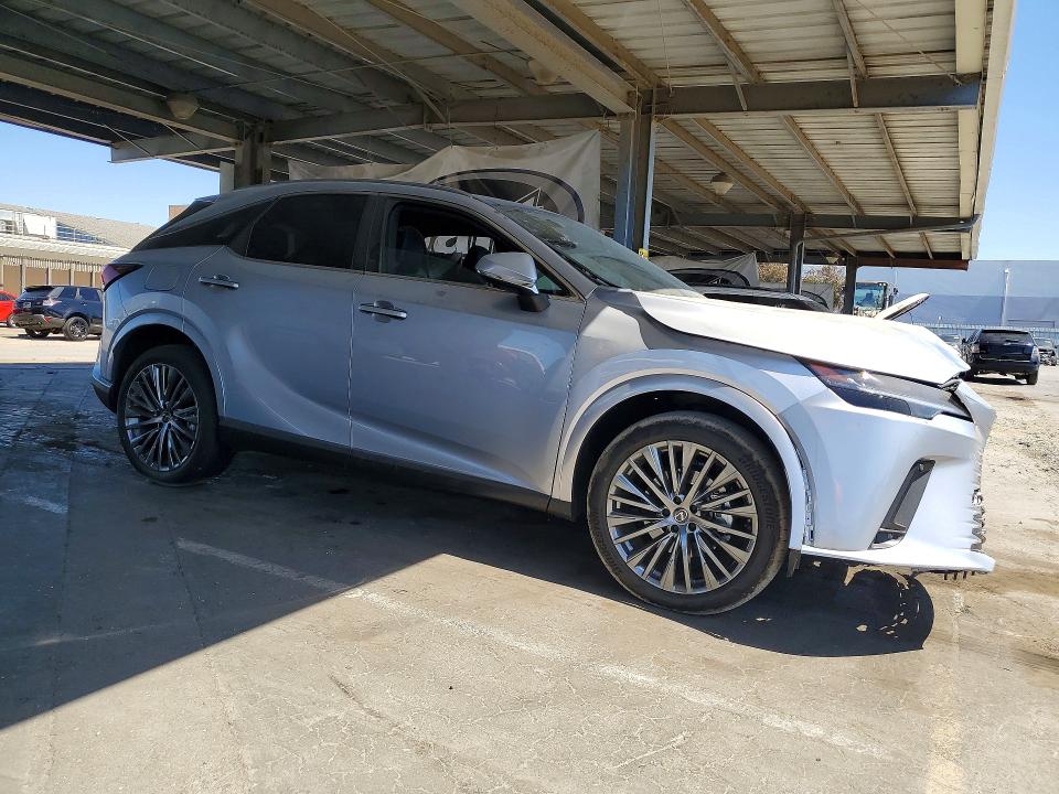 Photo 4 from auction – 2024 LEXUS RX with VIN JTJCJMGA7R2012595