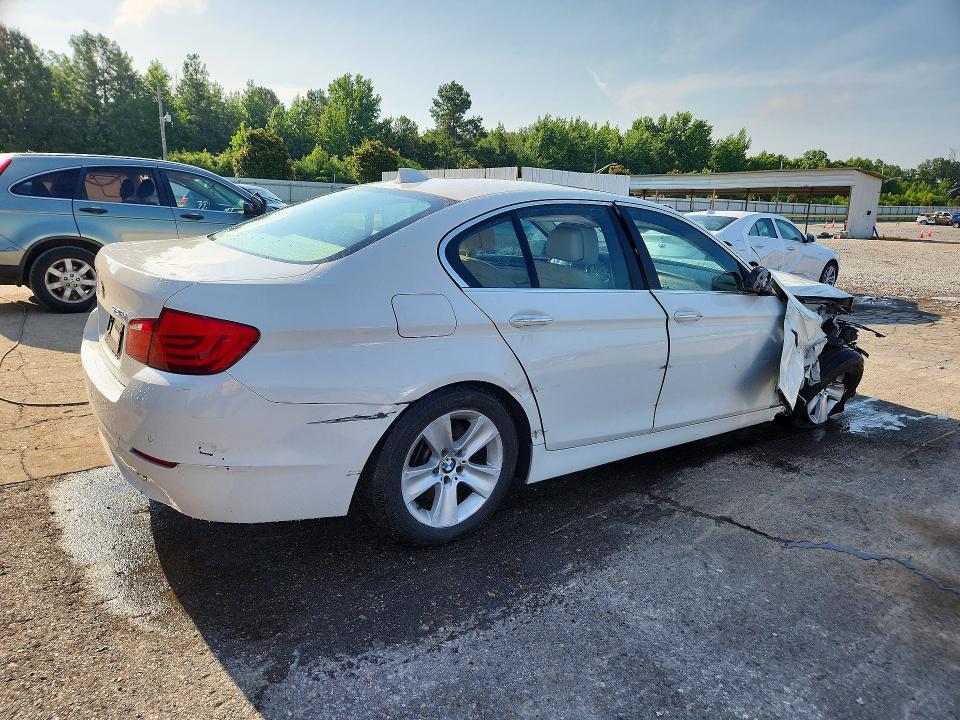 Photo 3 from auction – 2012 BMW 528 with VIN WBAXG5C50CDY30342