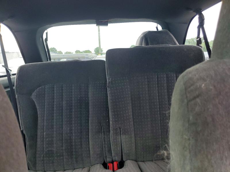 Photo 10 from auction – 2002 CHEVROLET BLAZER with VIN 1GNCS18W82K143184