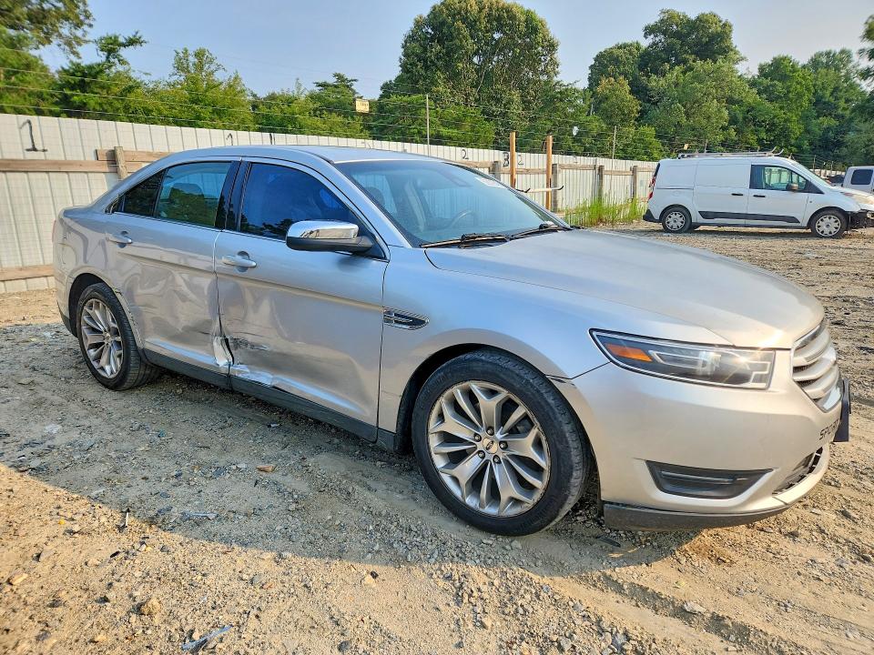 Photo 4 from auction – 2018 FORD TAURUS with VIN 1FAHP2F82JG130433