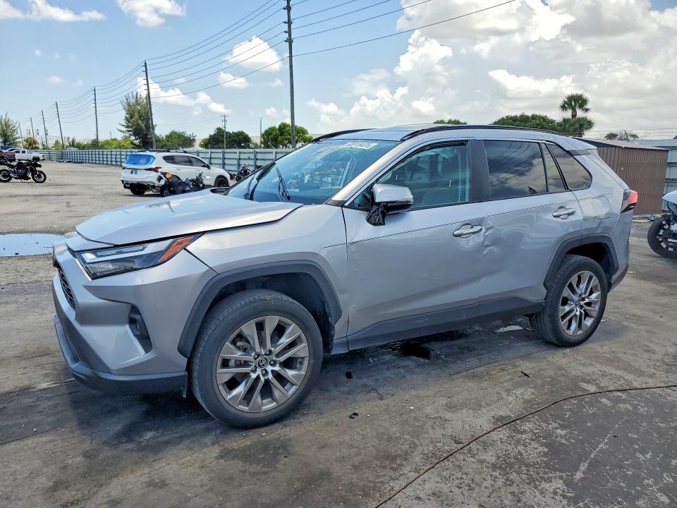 TOYOTA RAV4 2023 с VIN 2T3C1RFV8PC243290 - Фото с аукциона