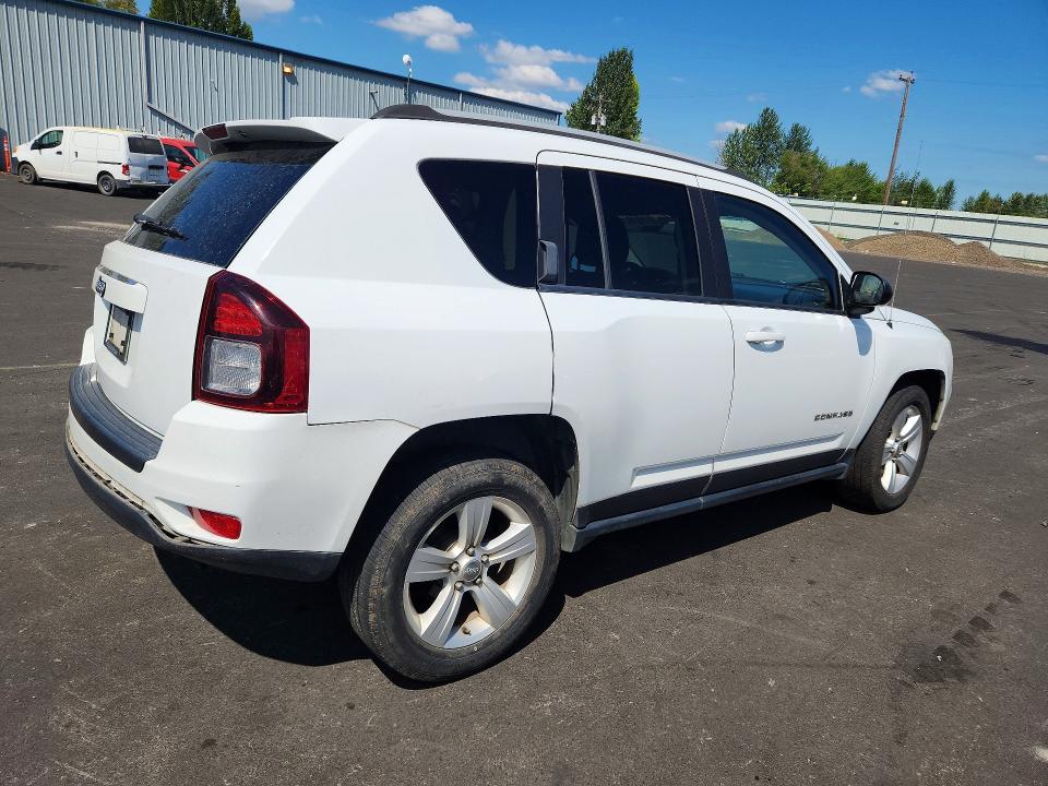 Photo 3 from auction – 2017 JEEP COMPASS with VIN 1C4NJDBB9HD106332