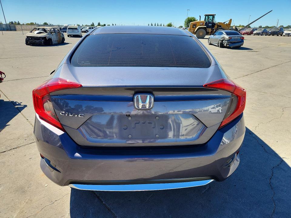 Photo 6 from auction – 2018 HONDA CIVIC with VIN 2HGFC2F52JH584576