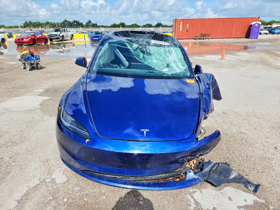 Photo 5 from auction – 2025 TESLA MODEL 3 with VIN 5YJ3E1EAXSF883437