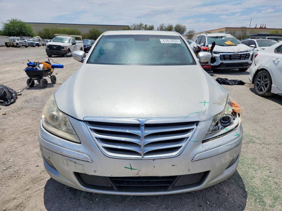 Photo 5 from auction – 2011 HYUNDAI GENESIS with VIN KMHGC4DF7BU127301