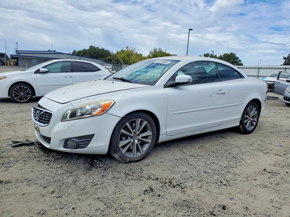 VOLVO C70 2012 with VIN YV1672MC8CJ126539 - Photo from auction