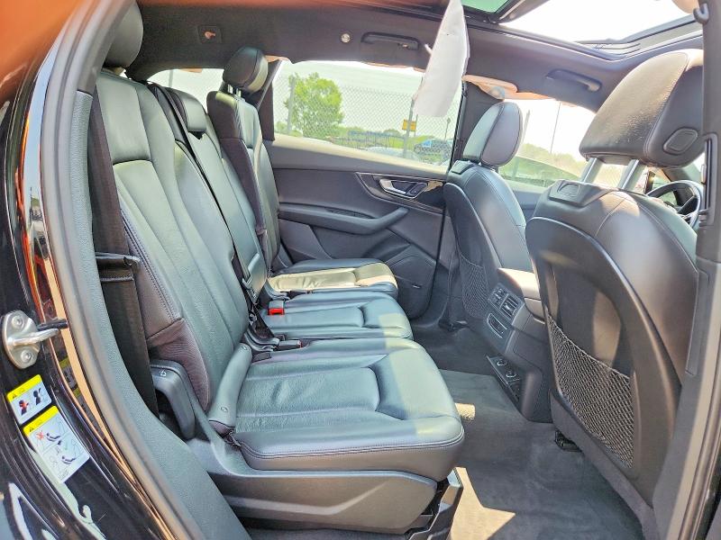 Zdjęcie 11 z aukcji – 2017 AUDI Q7 z VIN WA1LAAF73HD049308