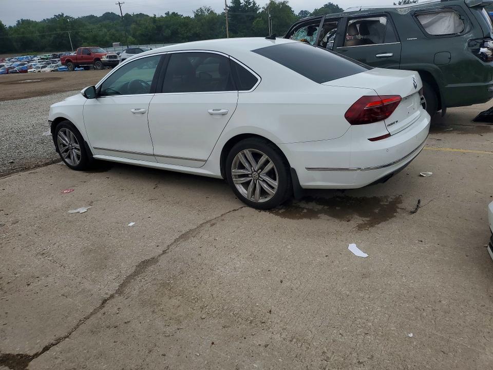 Photo 2 from auction – 2017 VOLKSWAGEN PASSAT with VIN 1VWGT7A32HC037503