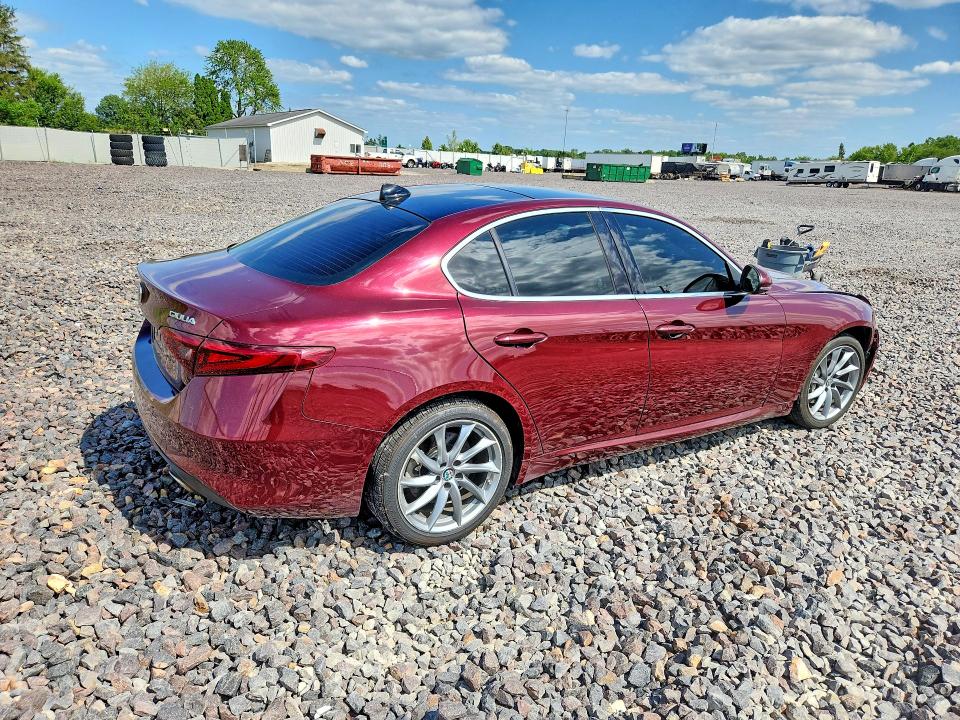 Photo 3 from auction – 2017 ALFA ROMEO GIULIA with VIN ZARFAEDN1H7561231