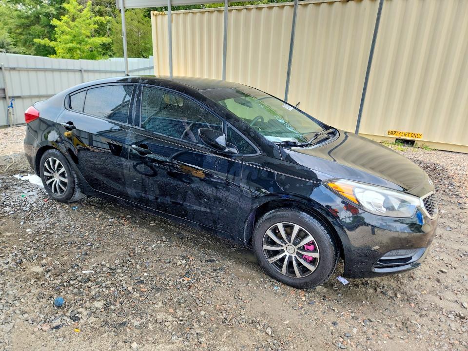 Photo 4 from auction – 2016 KIA FORTE with VIN KNAFK4A65G5552182
