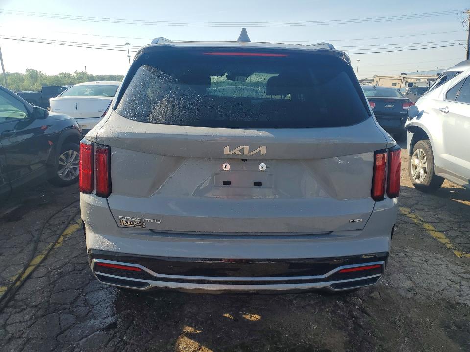 Photo 6 from auction – 2023 KIA SORENTO with VIN 5XYRKDLF6PG238397