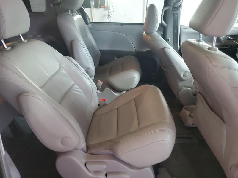 Photo 11 from auction – 2017 TOYOTA SIENNA with VIN 5TDDZ3DC2HS173332