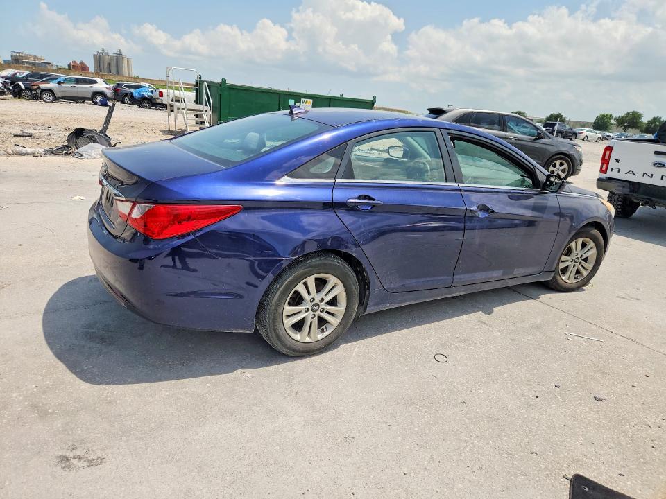 Photo 3 from auction – 2013 HYUNDAI SONATA with VIN 5NPEB4AC8DH744857