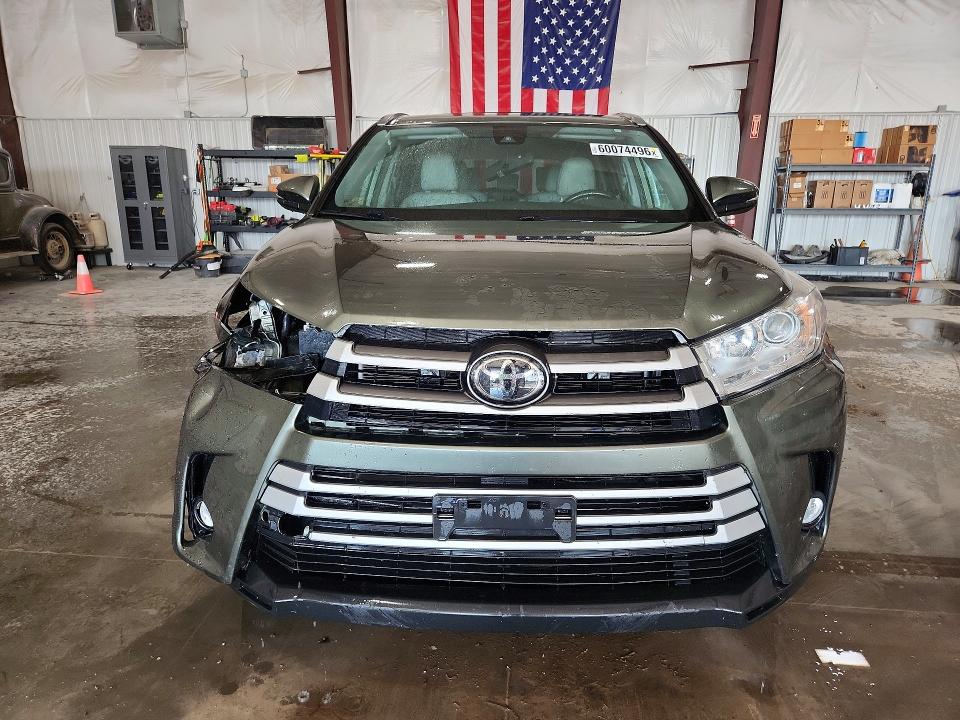 Photo 5 from auction – 2019 TOYOTA HIGHLANDER with VIN 5TDJZRFH7KS979592