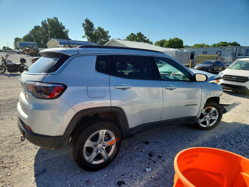 Photo 3 from auction – 2024 JEEP COMPASS with VIN 3C4NJDBN7RT113429