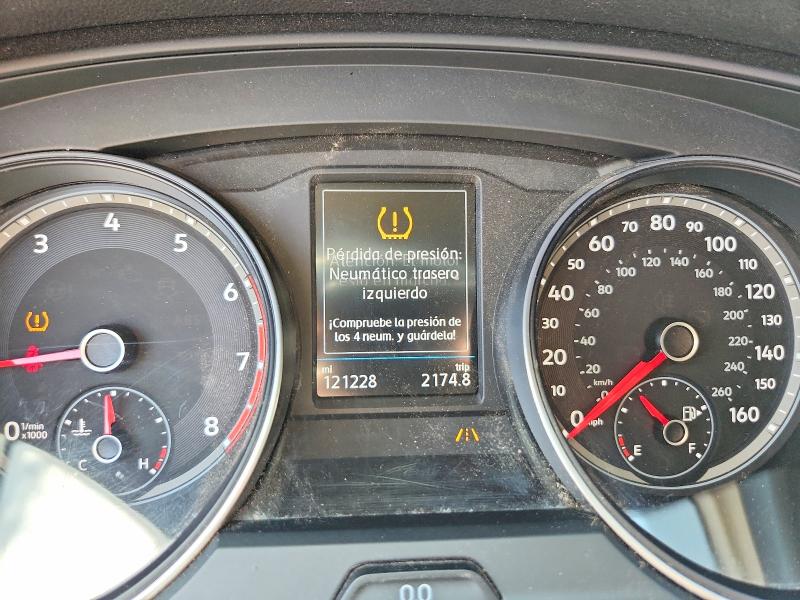 Photo 9 from auction – 2018 VOLKSWAGEN ATLAS with VIN 1V2LR2CA1JC513355