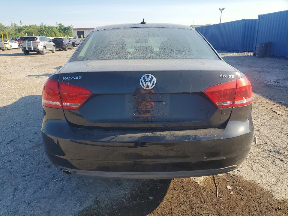 Photo 6 from auction – 2014 VOLKSWAGEN PASSAT with VIN 1VWBN7A36EC032501