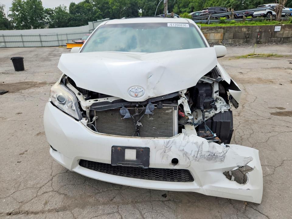 Photo 5 from auction – 2016 TOYOTA SIENNA with VIN 5TDDK3DC7GS139390