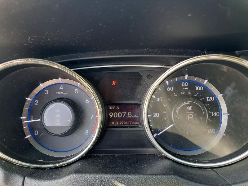 Photo 9 from auction – 2011 HYUNDAI SONATA with VIN 5NPEC4AC7BH277778