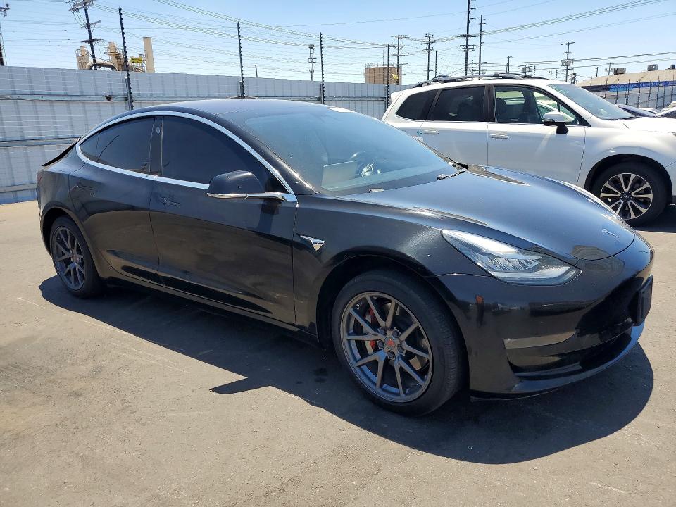 Photo 4 from auction – 2018 TESLA MODEL 3 with VIN 5YJ3E1EA4JF172346