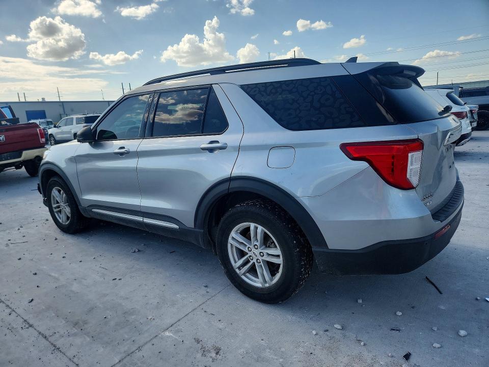 Photo 2 from auction – 2021 FORD EXPLORER with VIN 1FMSK8DHXMGB59697