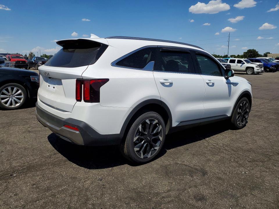 Photo 3 from auction – 2025 KIA SORENTO with VIN 5XYRH4JF3SG375467