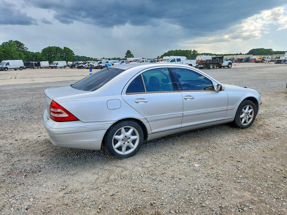 Photo 3 from auction – 2001 MERCEDES-BENZ C with VIN WDBRF61J71F077123
