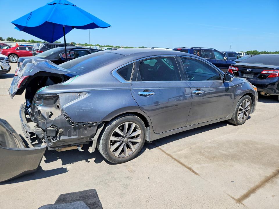 Photo 3 from auction – 2017 NISSAN ALTIMA with VIN 1N4AL3AP8HC180675