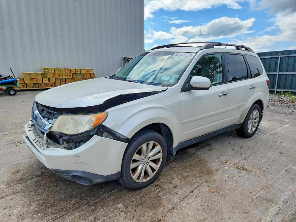 SUBARU FORESTER 2013 مع رقم تعريف المركبة JF2SHADC3DH437382 - صورة من المزاد