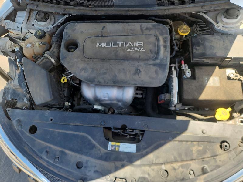 Снимка 11 от търг – 2015 CHRYSLER 200 с VIN 1C3CCCAB7FN611889