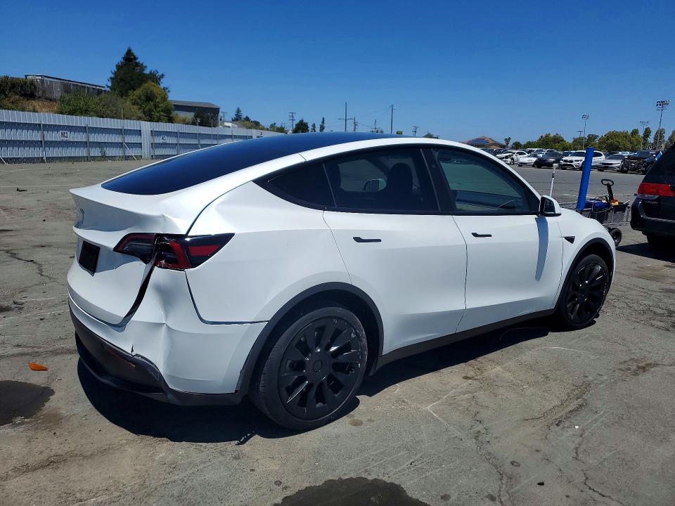 Photo 3 from auction – 2025 TESLA MODEL Y with VIN 7SAYGDED9SF229317