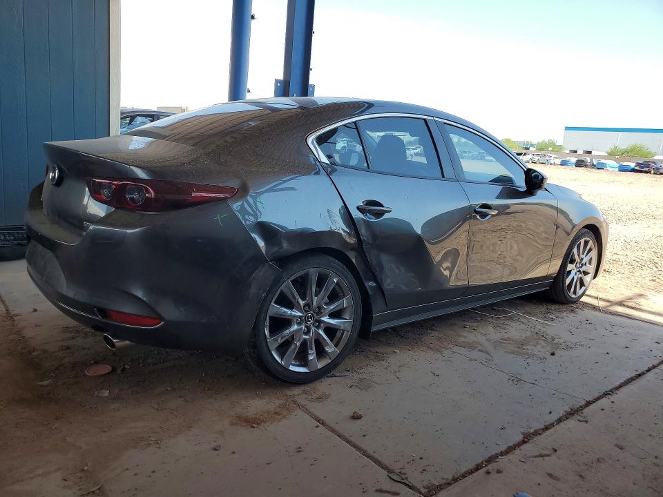 Photo 3 from auction – 2021 MAZDA 3 with VIN JM1BPABL1M1327976