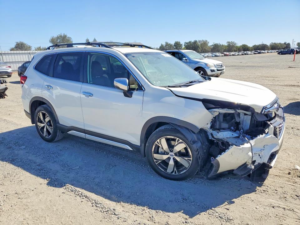 Photo 4 from auction – 2019 SUBARU FORESTER with VIN JF2SKAWC9KH560518
