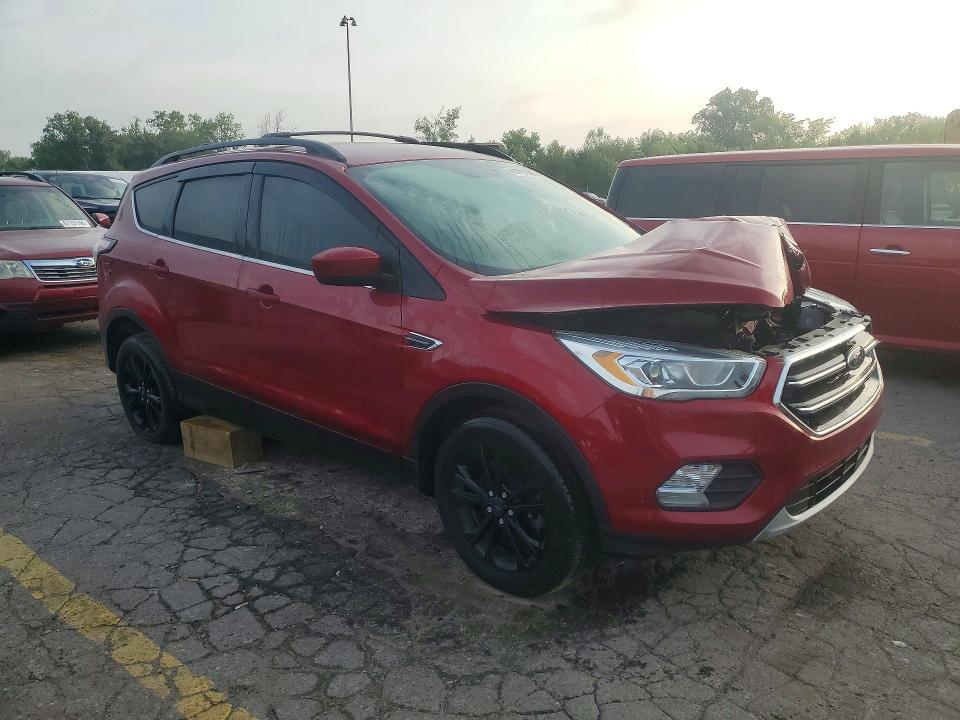 Photo 4 from auction – 2017 FORD ESCAPE with VIN 1FMCU9GD2HUC63654