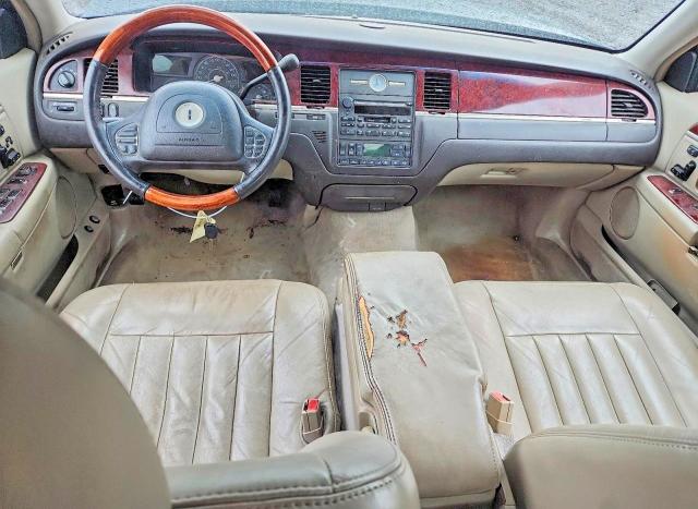 Photo 8 from auction – 2003 LINCOLN TOWN CAR with VIN 1LNHM82W43Y703335