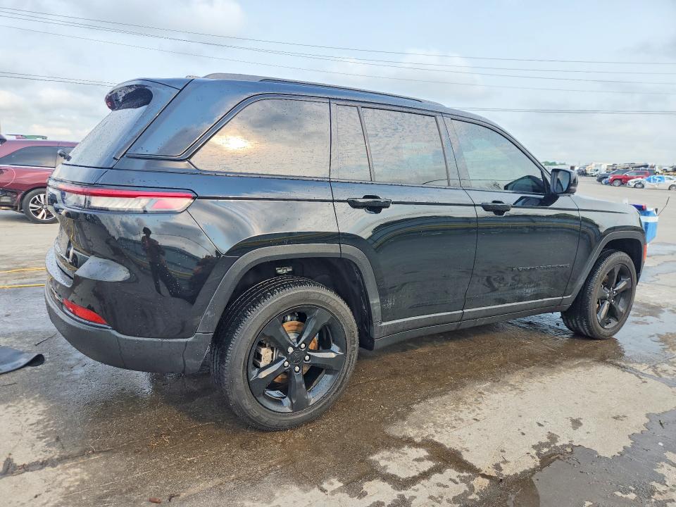 Photo 3 from auction – 2025 JEEP GRAND CHEROKEE with VIN 1C4RJHAG5SC361790