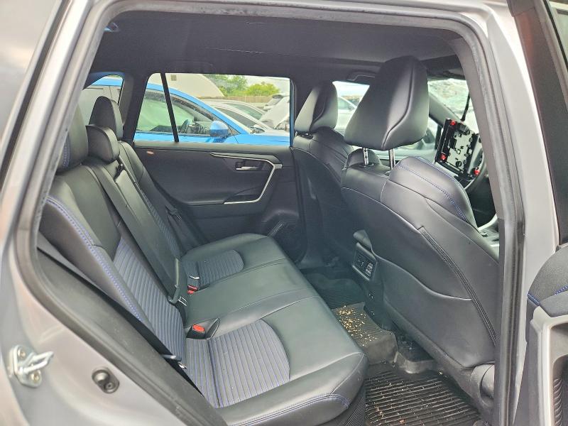 Photo 11 from auction – 2021 TOYOTA RAV4 with VIN 4T3E6RFV7MU037415