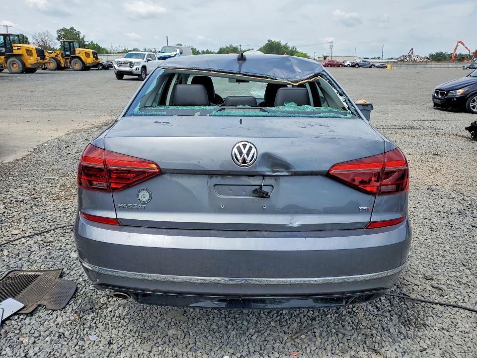 Photo 6 from auction – 2018 VOLKSWAGEN PASSAT with VIN 1VWAA7A38JC009917