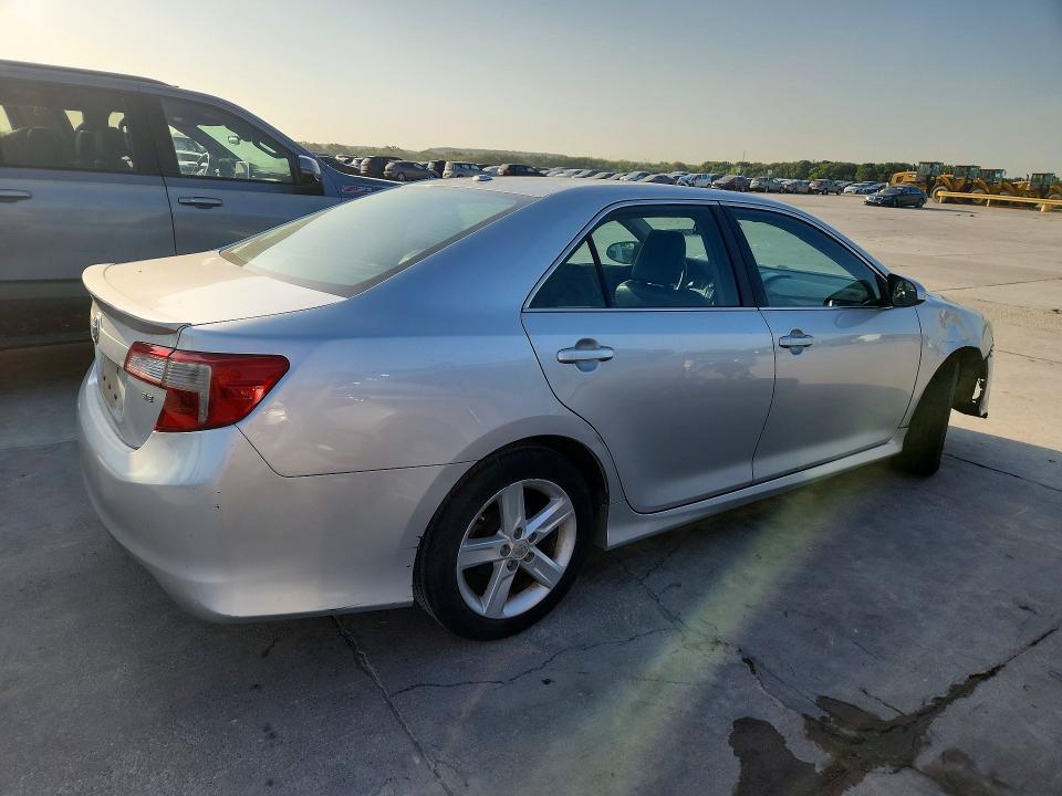 Photo 3 from auction – 2014 TOYOTA CAMRY with VIN 4T1BF1FK9EU861047