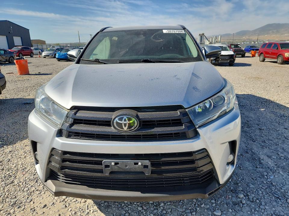 Photo 5 from auction – 2018 TOYOTA HIGHLANDER with VIN 5TDJZRFH1JS536305