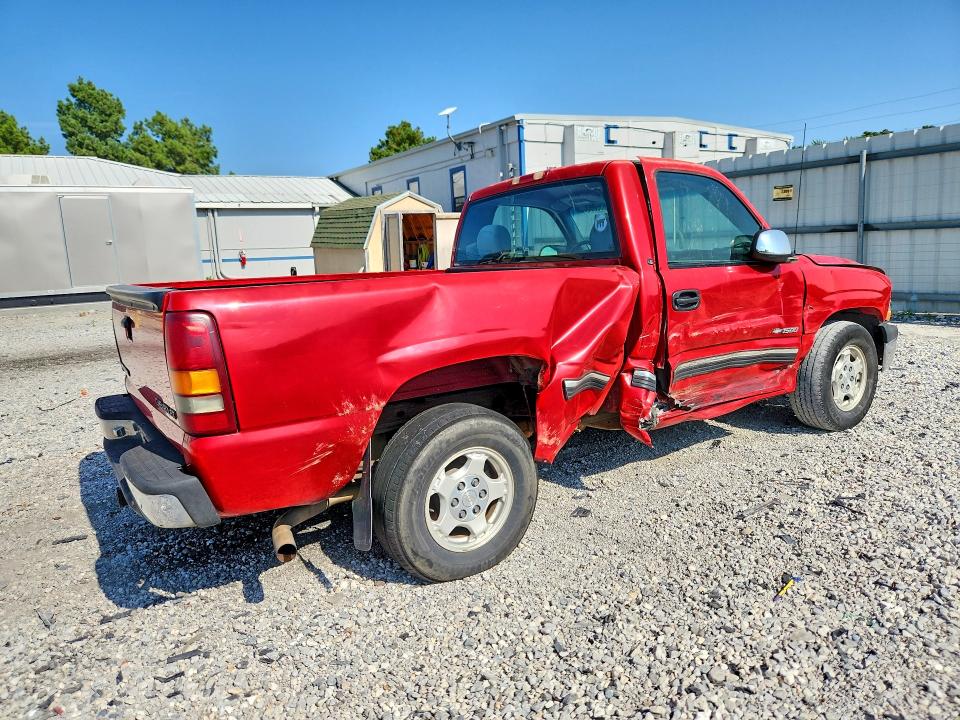 Photo 3 from auction – 2000 CHEVROLET SILVERADO with VIN 1GCEC14T8YZ212093
