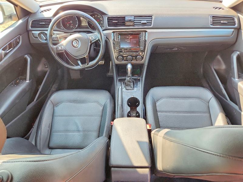 Снимка 8 от търг – 2018 VOLKSWAGEN PASSAT с VIN 1VWAA7A33JC040704