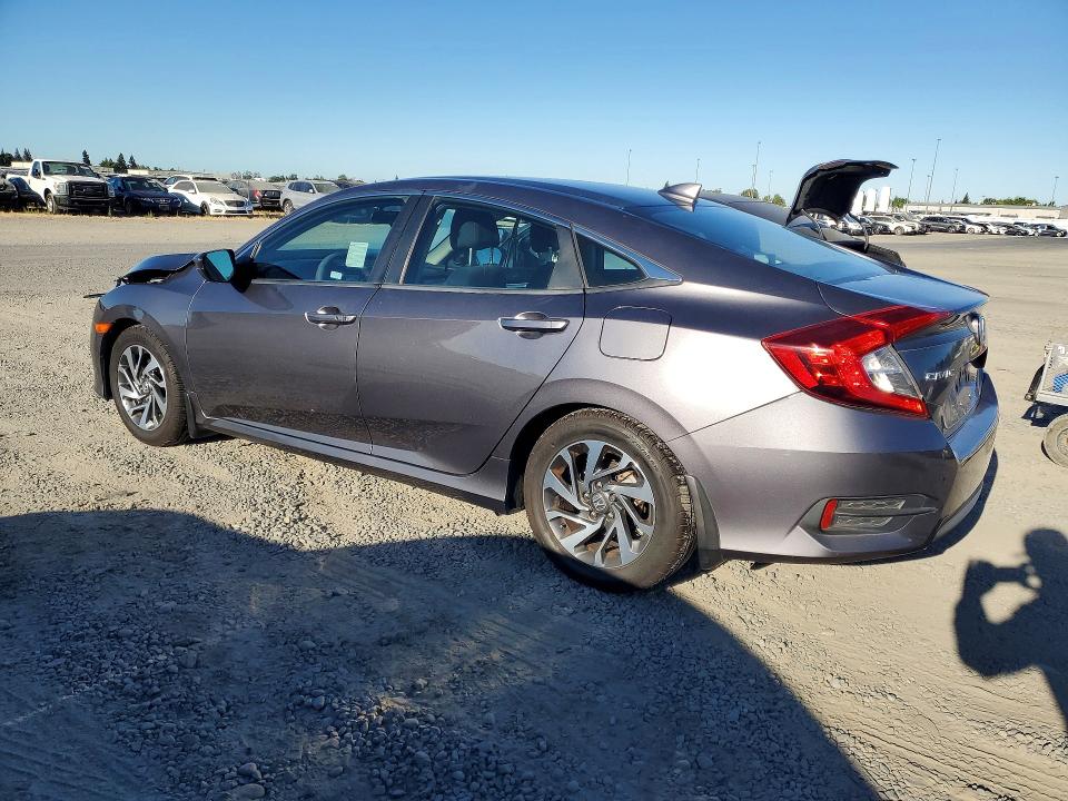 Photo 2 from auction – 2017 HONDA CIVIC with VIN 19XFC2F70HE215298