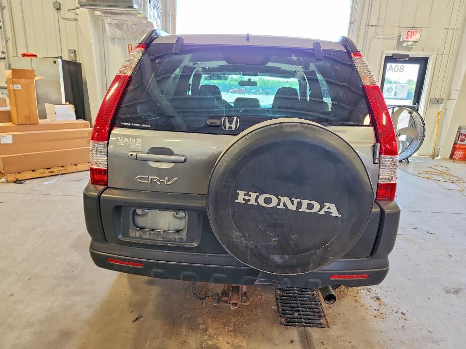 Photo 6 from auction – 2005 HONDA CR-V with VIN JHLRD78875C060591