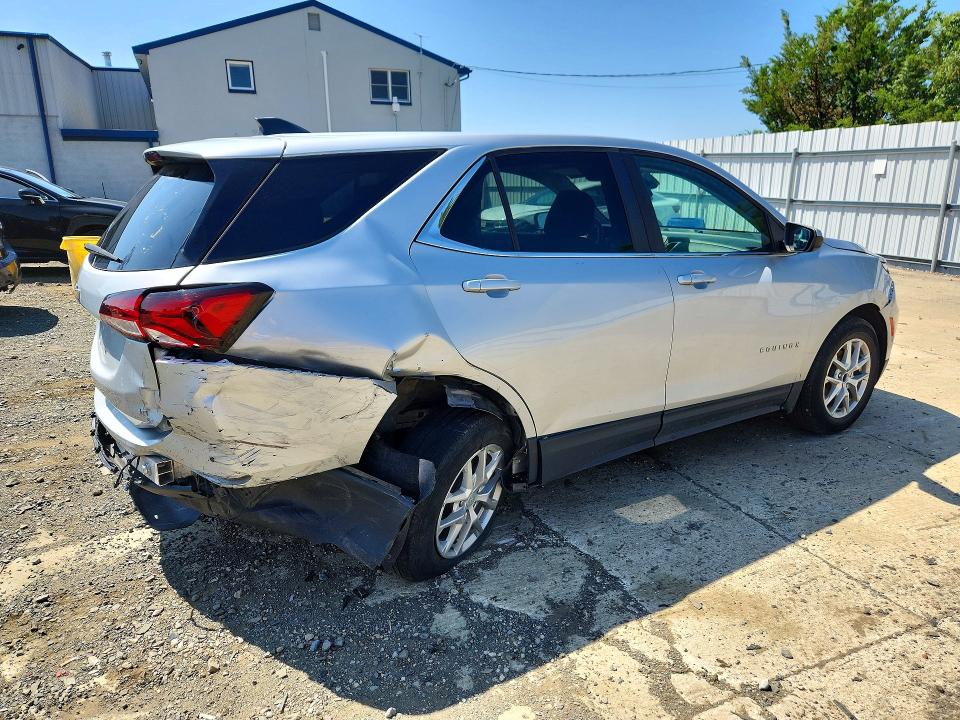 Photo 3 from auction – 2022 CHEVROLET EQUINOX with VIN 3GNAXKEVXNL123564