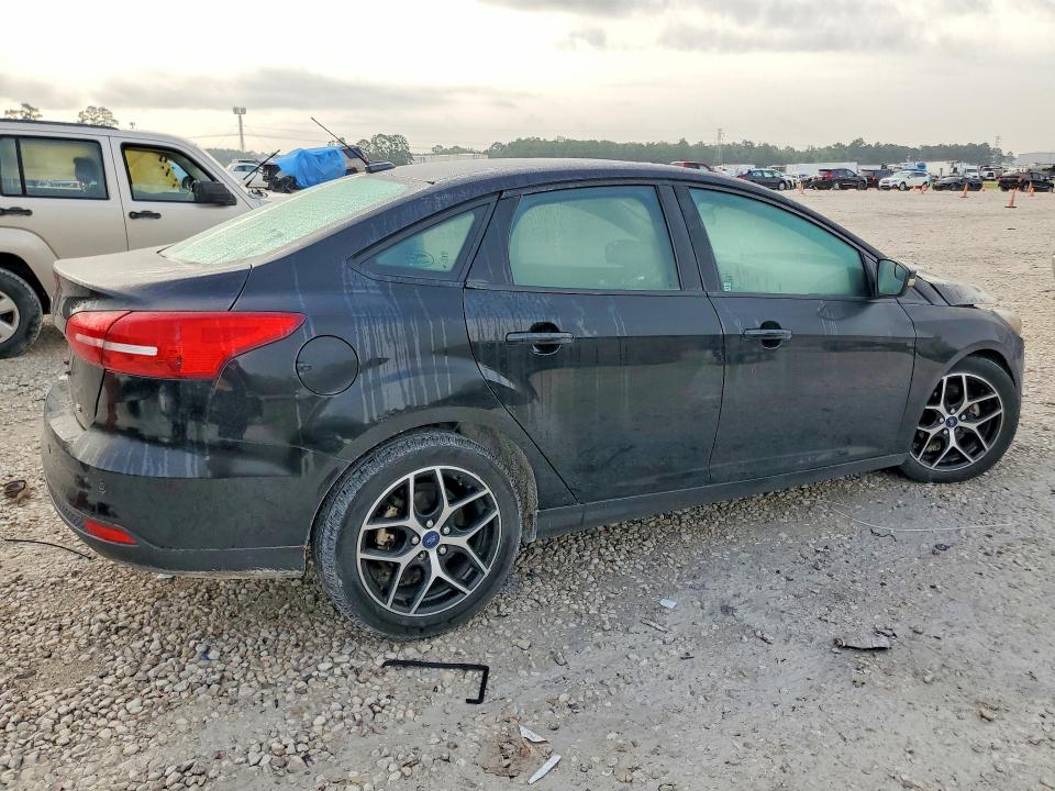 Photo 3 from auction – 2018 FORD FOCUS with VIN 1FADP3H2XJL321439