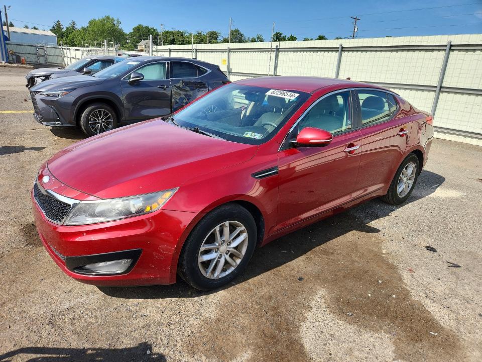 KIA OPTIMA 2013 مع رقم تعريف المركبة 5XXGM4A71DG186187 - صورة من المزاد